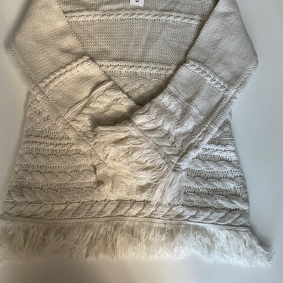 BB Dakota Heart Over Head Cable Knit Fringe Sweater in Oatmeal - Size S - Picture 3 of 10